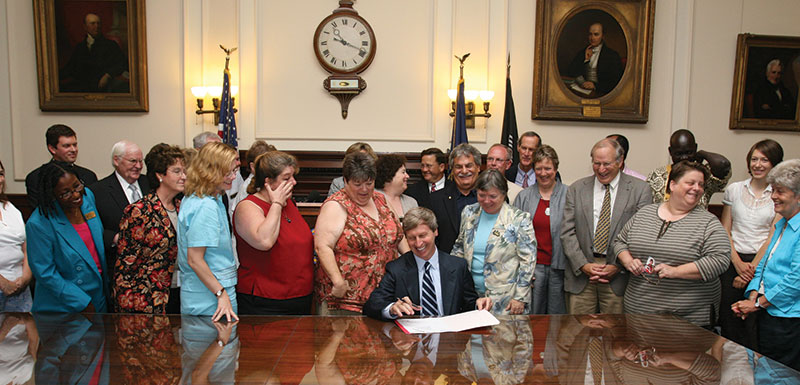 signing-lead-paint-bill