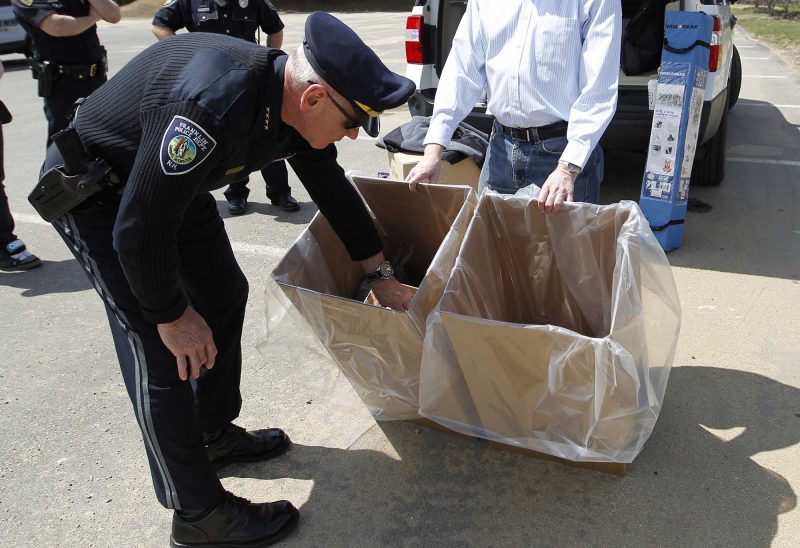 Prescription drug take-back day in Franklin, NH. (Photo by Cheryl Senter.)