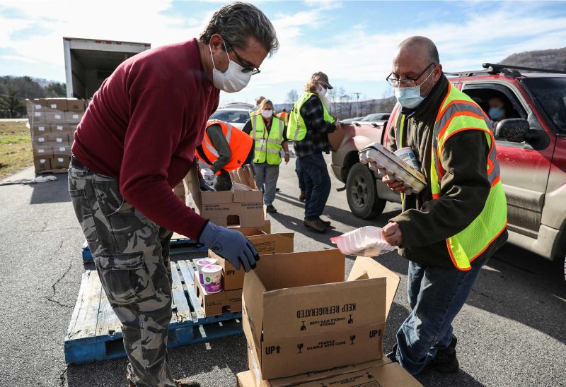 NH Food Bank distributes food in Colebrook, NH. (Photo by Cheryl Senter.)